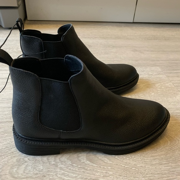 COPY - Kenneth Cole Chelsea styled boots - Size 6.5 - never been worn - Picture 4 of 5